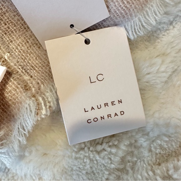 New LC Oversized Blanket Scarf & Wrap - Picture 4 of 6